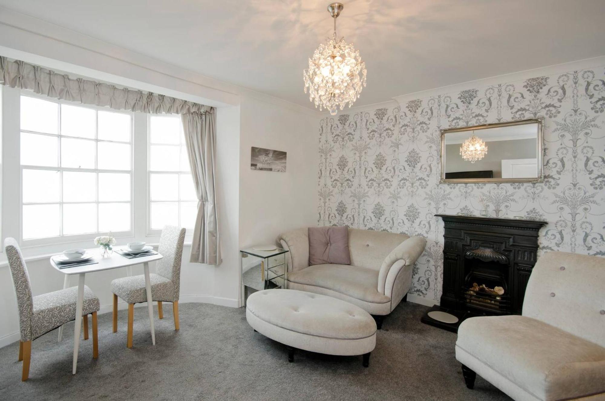 Seaview Regency Apartment With Private Parking Hove Exteriér fotografie